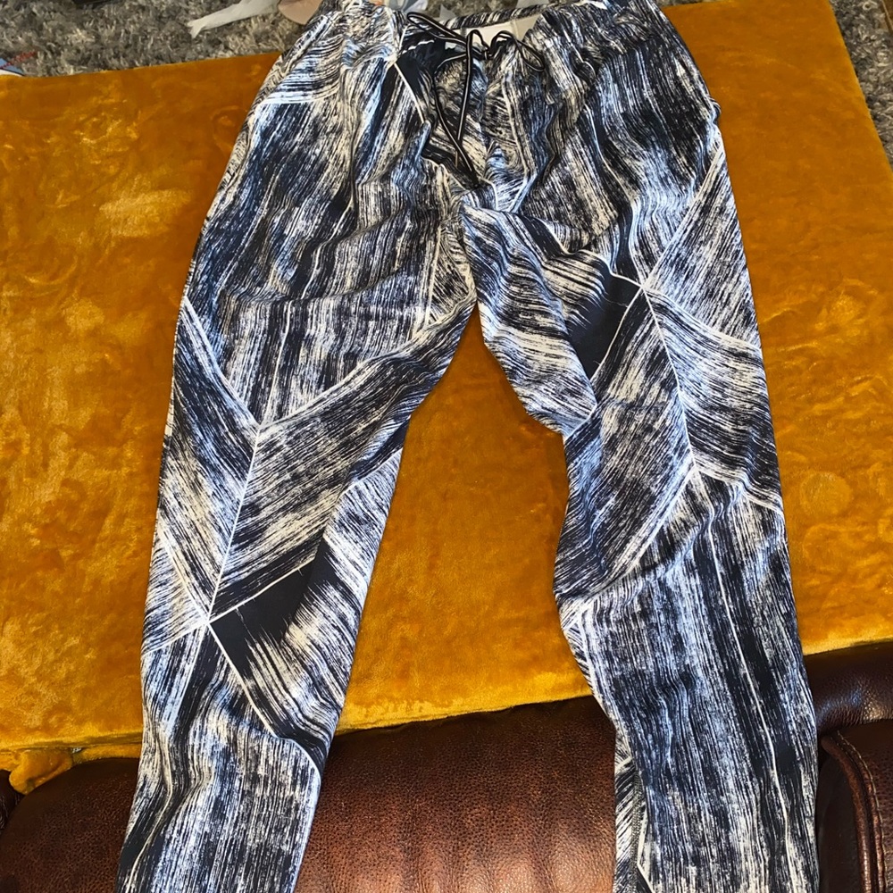 Lululemon Joggers 8